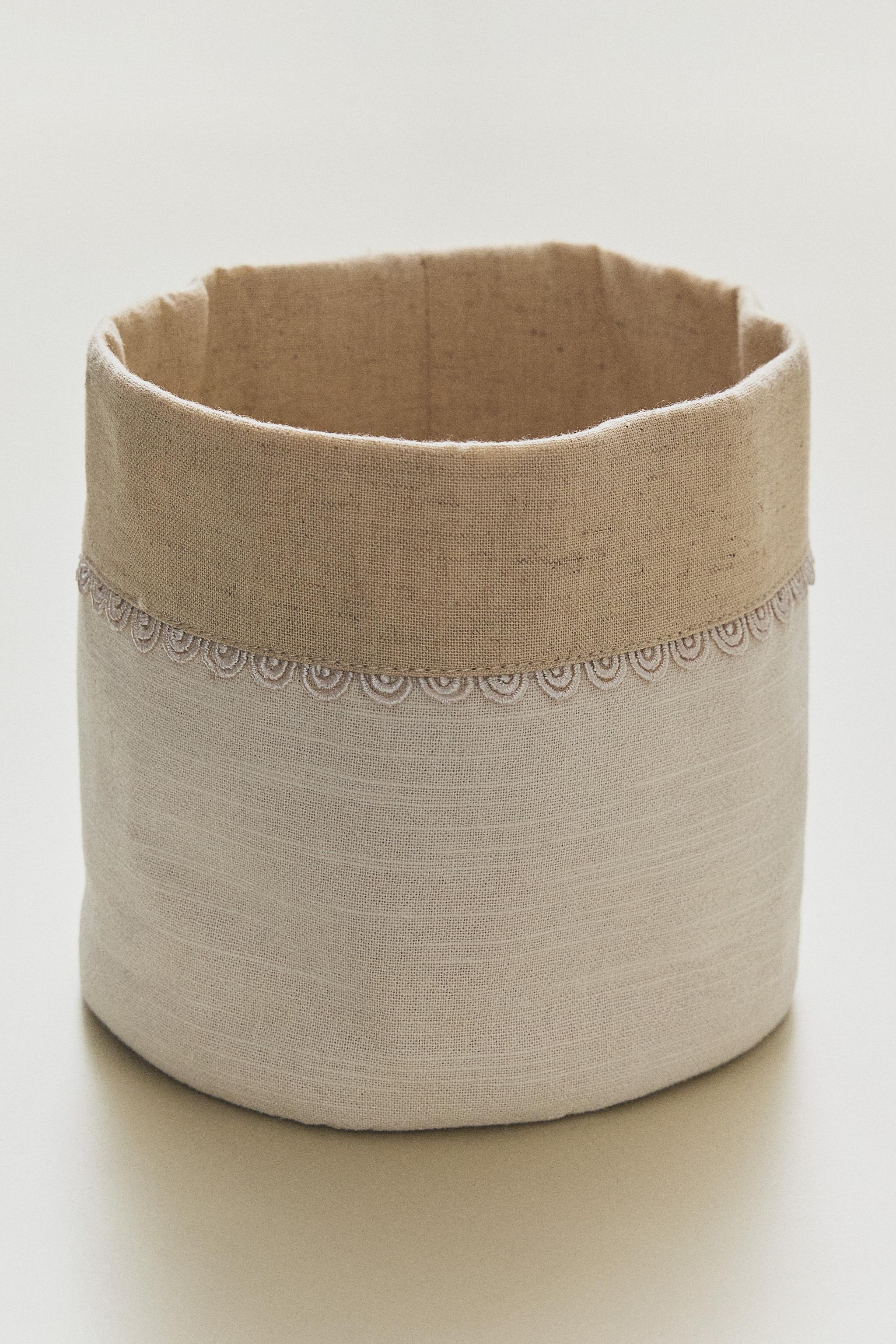 LACE TRIM BREAD BASKET